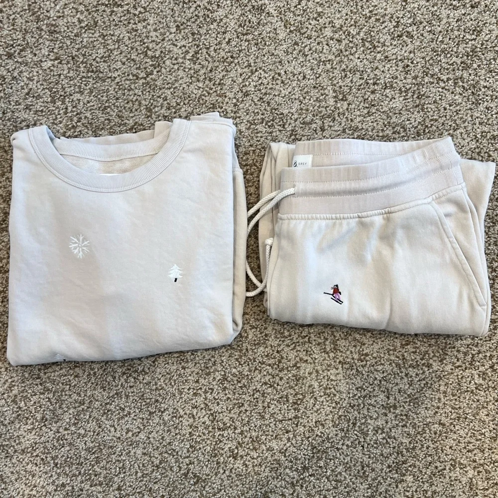 Lou & Grey top and pants leisure sweat set. Size L. Ski and winter embroidered. - Picture 16 of 16